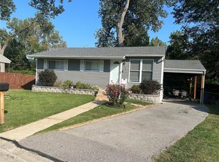 2332 Pecan Dr, Saint Louis, MO 63125