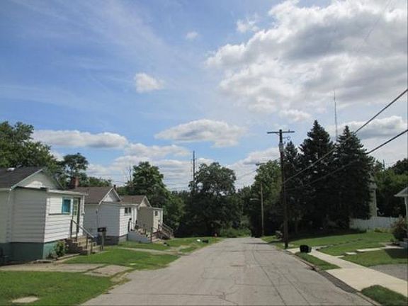 5th image of 68 Oneta St