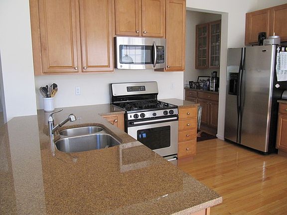 4th image of 55 Primrose Ct