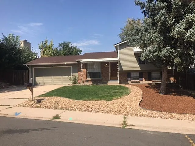 16579 E Dickenson Pl — Photo 2