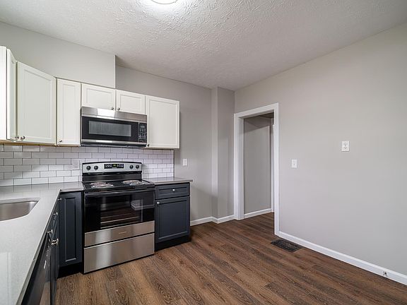 2nd image of 494 Sheldon Ave #494