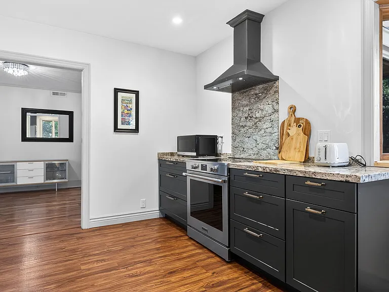 7325 Healdsburg Ave — Photo 8