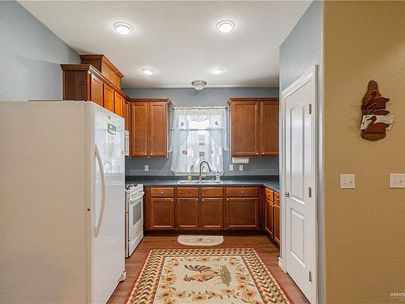5th image of 3909 Washmon Ave