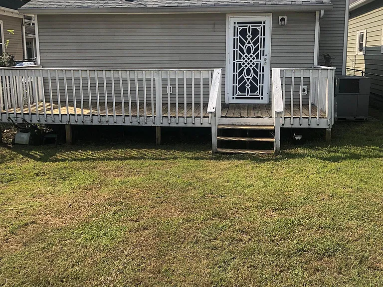 1722 Mitchell Ave — Photo 4