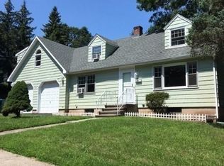 13 Cumpstone Dr, Hamden, CT 06518