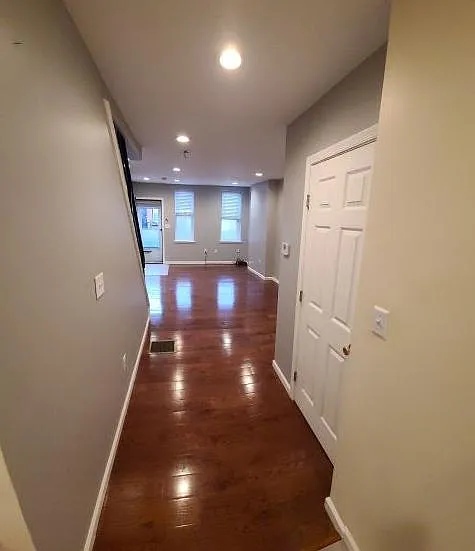 2546 Cedar St — Photo 5