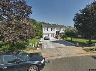 81 Alexander St, Edison, NJ 08820