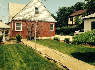 21010 56th Ave, Oakland Gardens, NY 11364