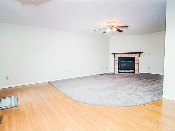 3rd image of 8721 Parish Ct