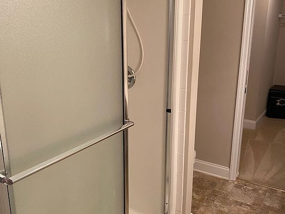 3rd image of 817 Bryan Cir