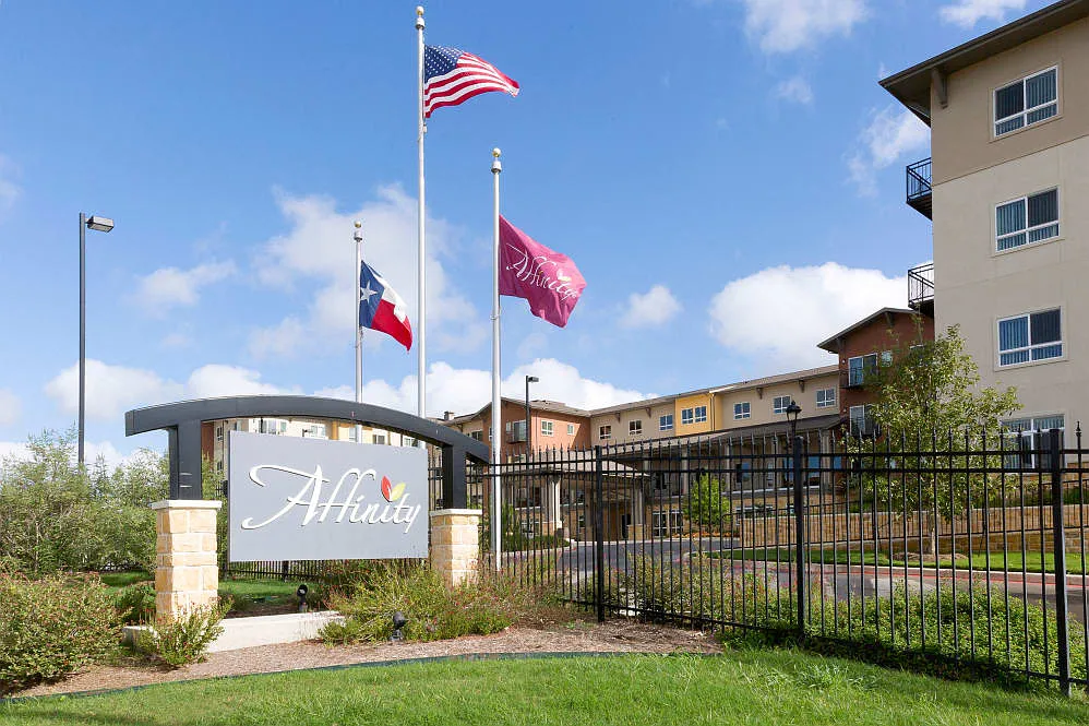 Building Photo - 9003 Vista West Dr