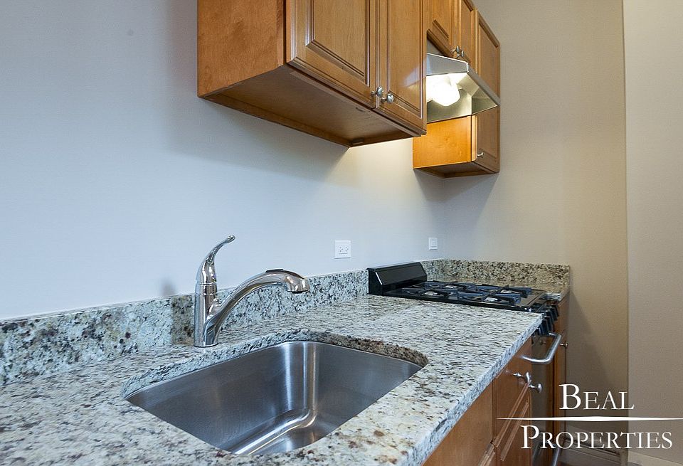 896 Green Bay Rd IL Zillow