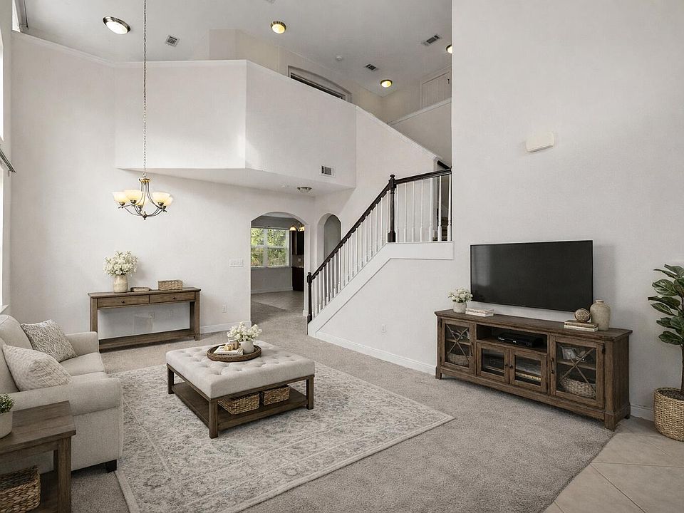 1st image of 876 Solimar Way