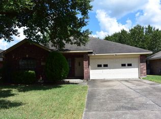 130 Papaya St, Lake Jackson, TX 77566