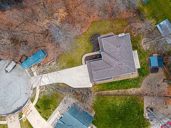 2nd image of 323 Orchard Ct