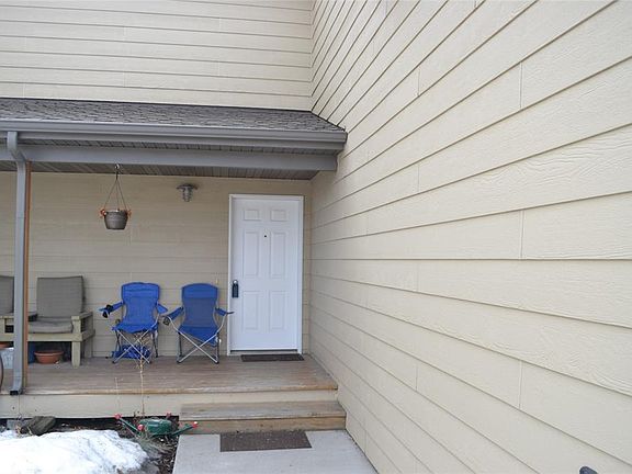 2nd image of 134 E Magnolia Dr