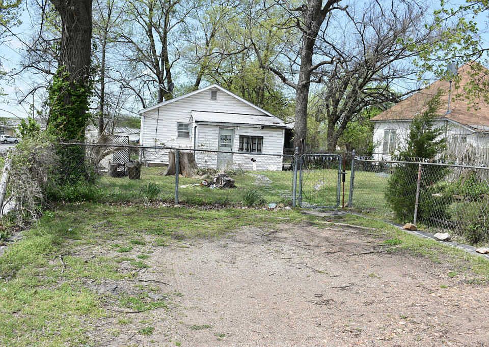2nd image of 603 S Saint Louis Ave