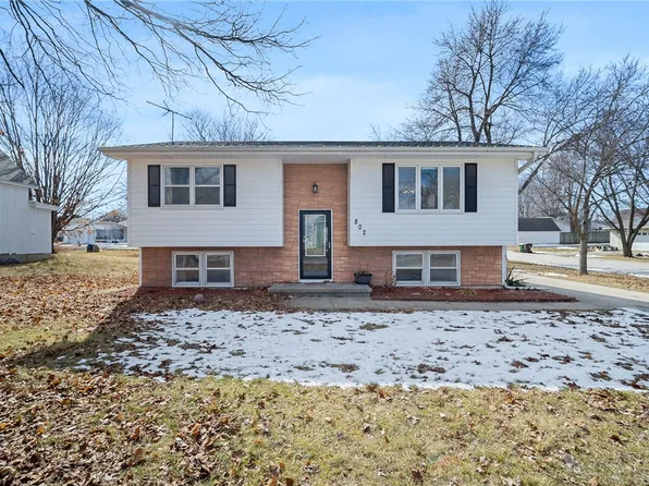 802 E Benton St, Winterset, IA 50273