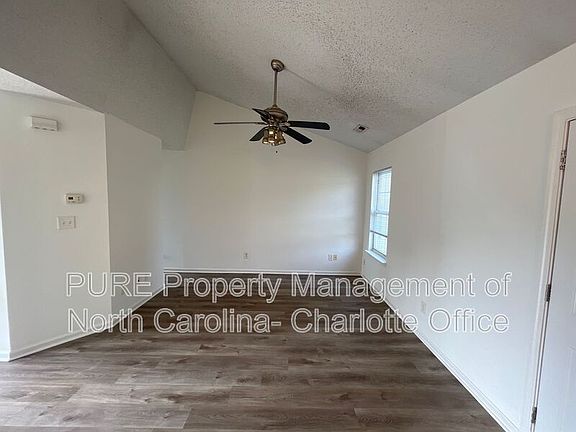 4th image of 4401 Biesterfield Dr