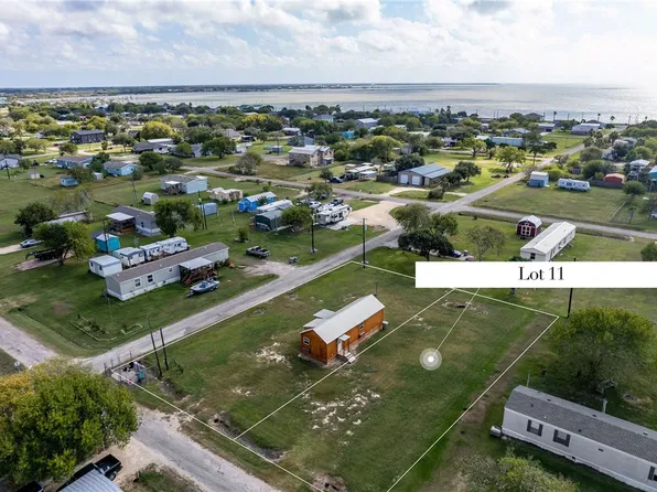 1103 W Houston Ave, Seadrift, TX 77983