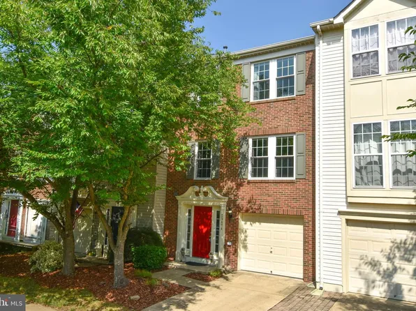25474 Brickell Dr, Chantilly, VA 20152