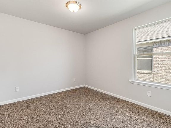 3rd image of 846 Gold Finch Way