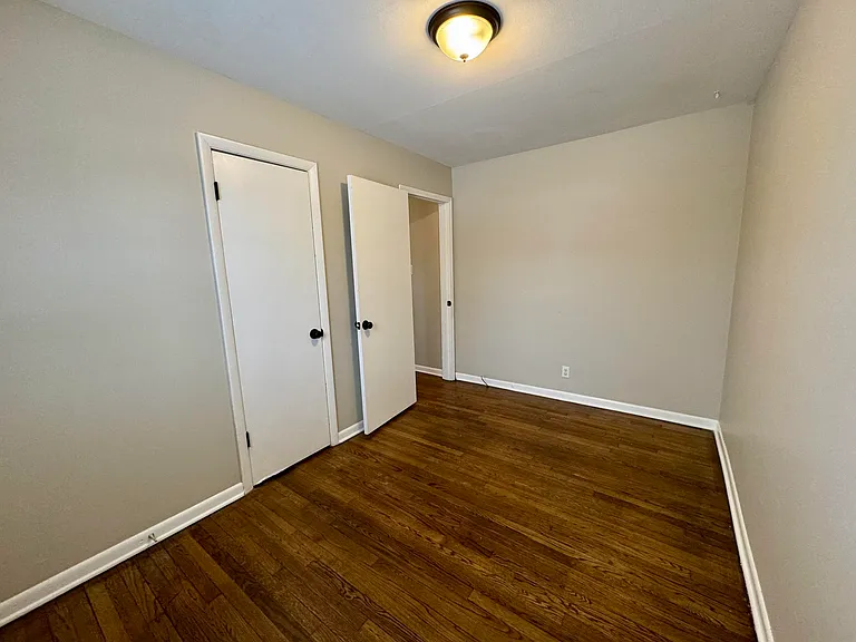 8129 W Villard Ave — Photo 16