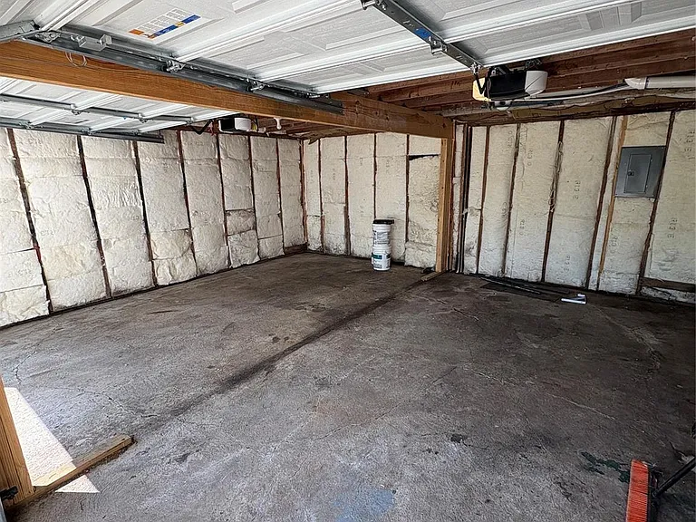 502 Independence St — Photo 32