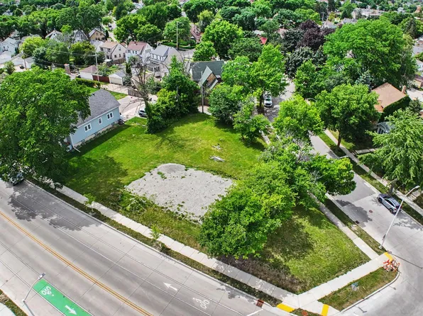 66 W BELOIT ROAD, West Allis, WI 53219