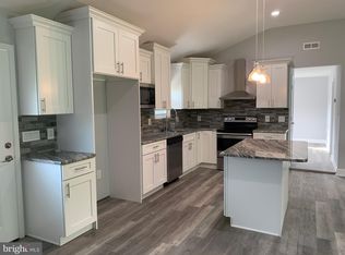 70 Gaping Rock Rd, Levittown, PA 19057