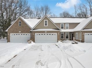 31993 Magnolia Ln, Avon Lake, OH 44012