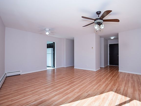 3rd image of 8152 Elmwood St #201
