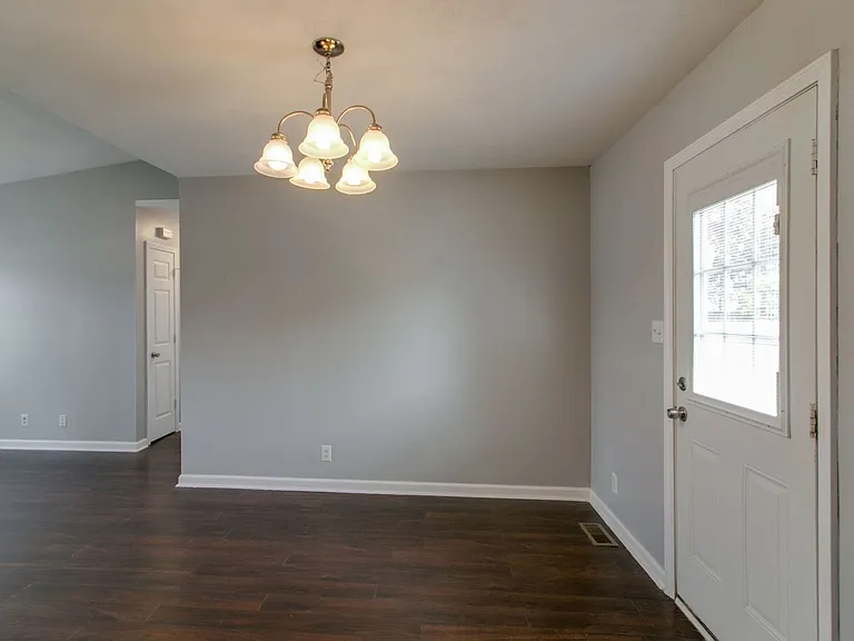 1013 Bush Ave — Photo 11