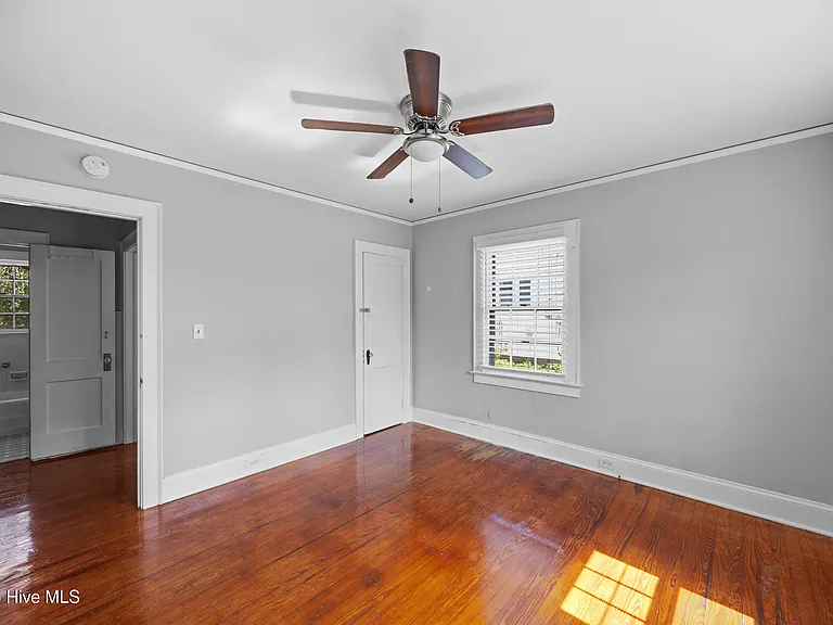 2137 Jackson St — Photo 25