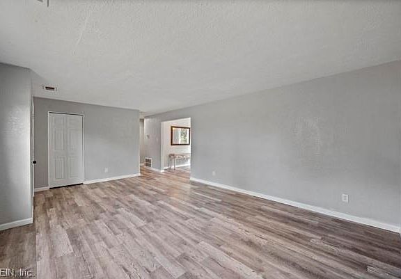 5th image of 500 Malibu Dr