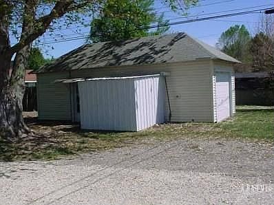 2nd image of 819 N Main St