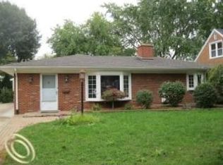 7527 Rosedale Blvd, Allen Park, MI 48101