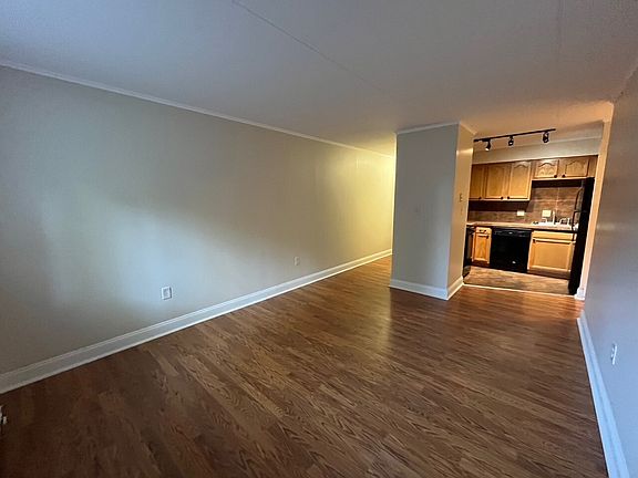 2nd image of 205 Robinson St #11124761