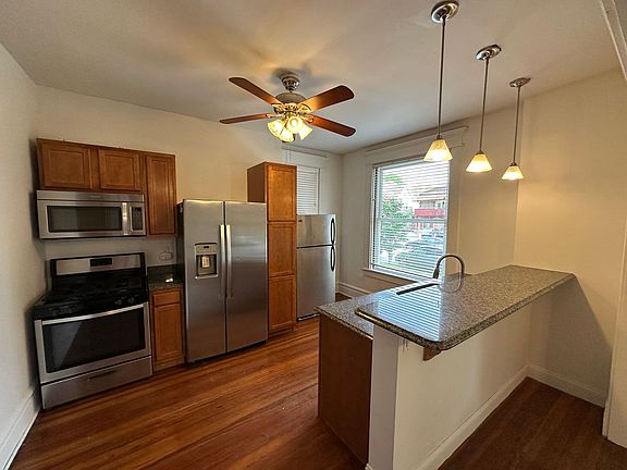 4th image of 129 W 9th Ave