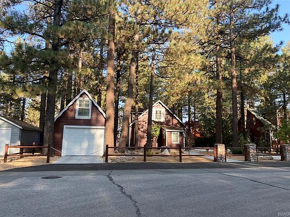 4th image of 551 Timber Ln