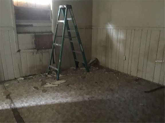 3rd image of 205 Palm Ave
