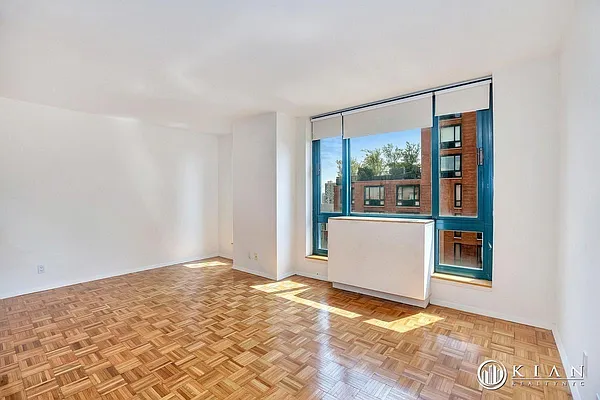 Rented by Kian Realty | media 16