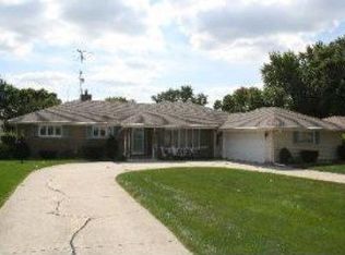 1354 W Tower Rd, Kankakee, IL 60901