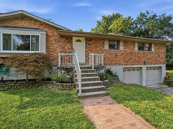 5th image of 4733 Elizabeth Pl