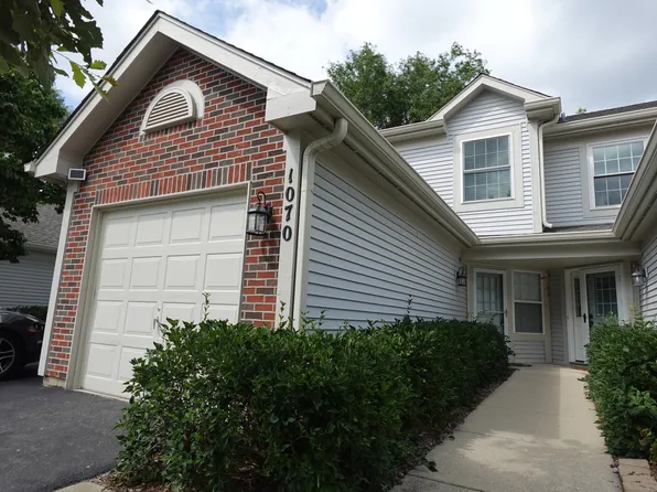 1070 Woodhill Ct, Elgin, IL 60120