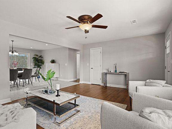 5th image of 115 Pinetree Ln