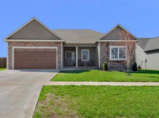 1302 Tiffany Ct, Ottawa, KS 66067