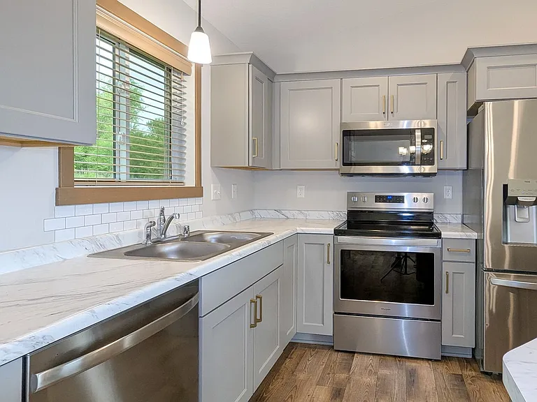 2201 Hadley Hills Dr NE — Photo 8
