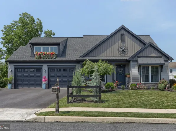 35 Creekside Dr, Lebanon, PA 17042