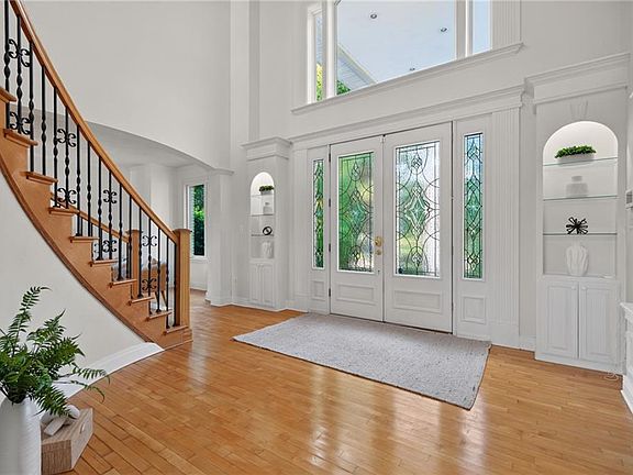 3rd image of 1500 Chandon Cres